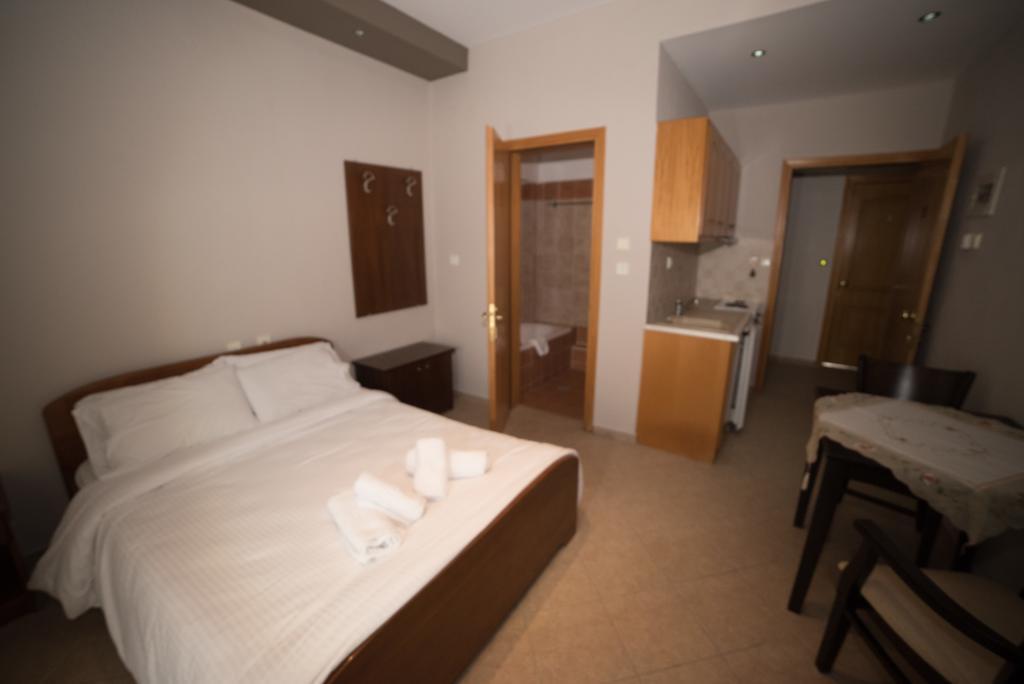 Hotel Galaxias Káto Loutrákion Dış mekan fotoğraf