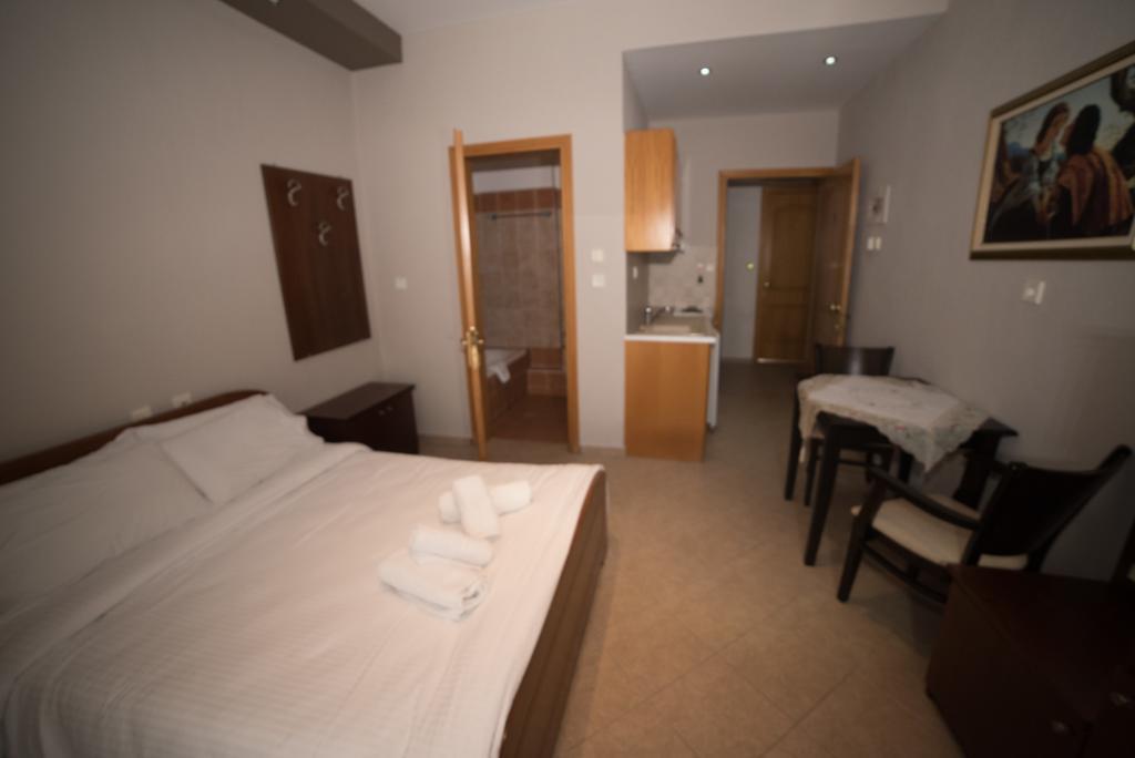Hotel Galaxias Káto Loutrákion Dış mekan fotoğraf