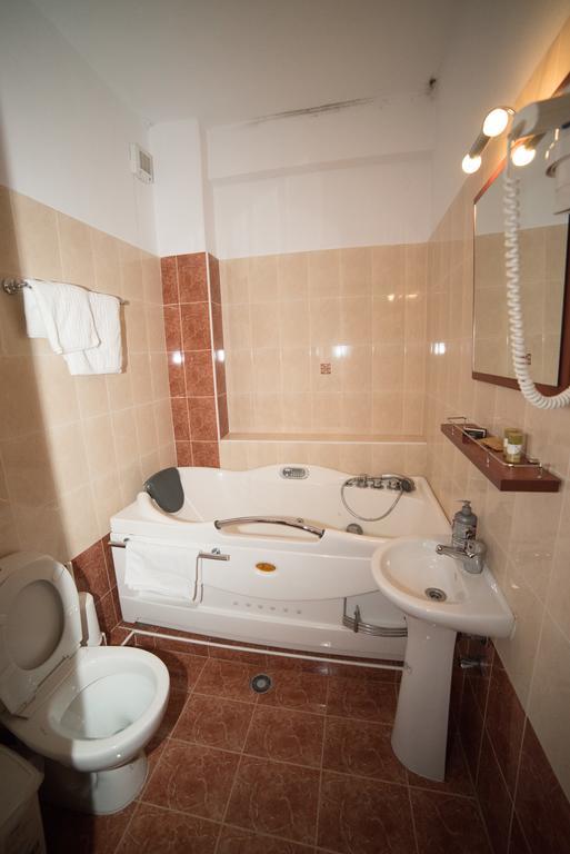Hotel Galaxias Káto Loutrákion Dış mekan fotoğraf