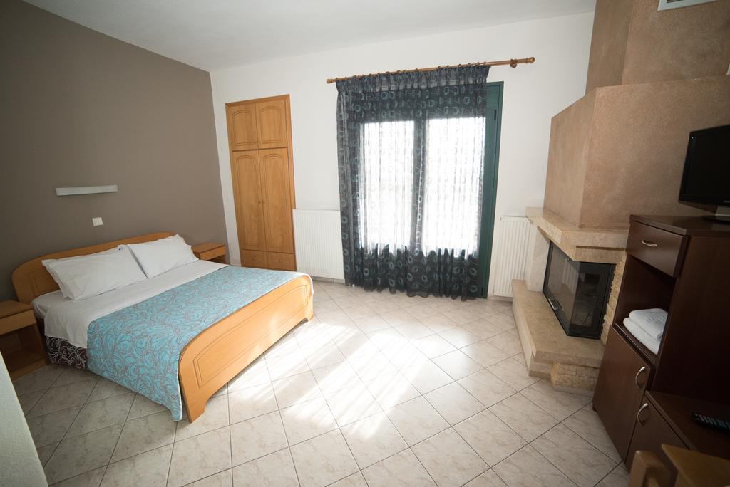 Hotel Galaxias Káto Loutrákion Dış mekan fotoğraf